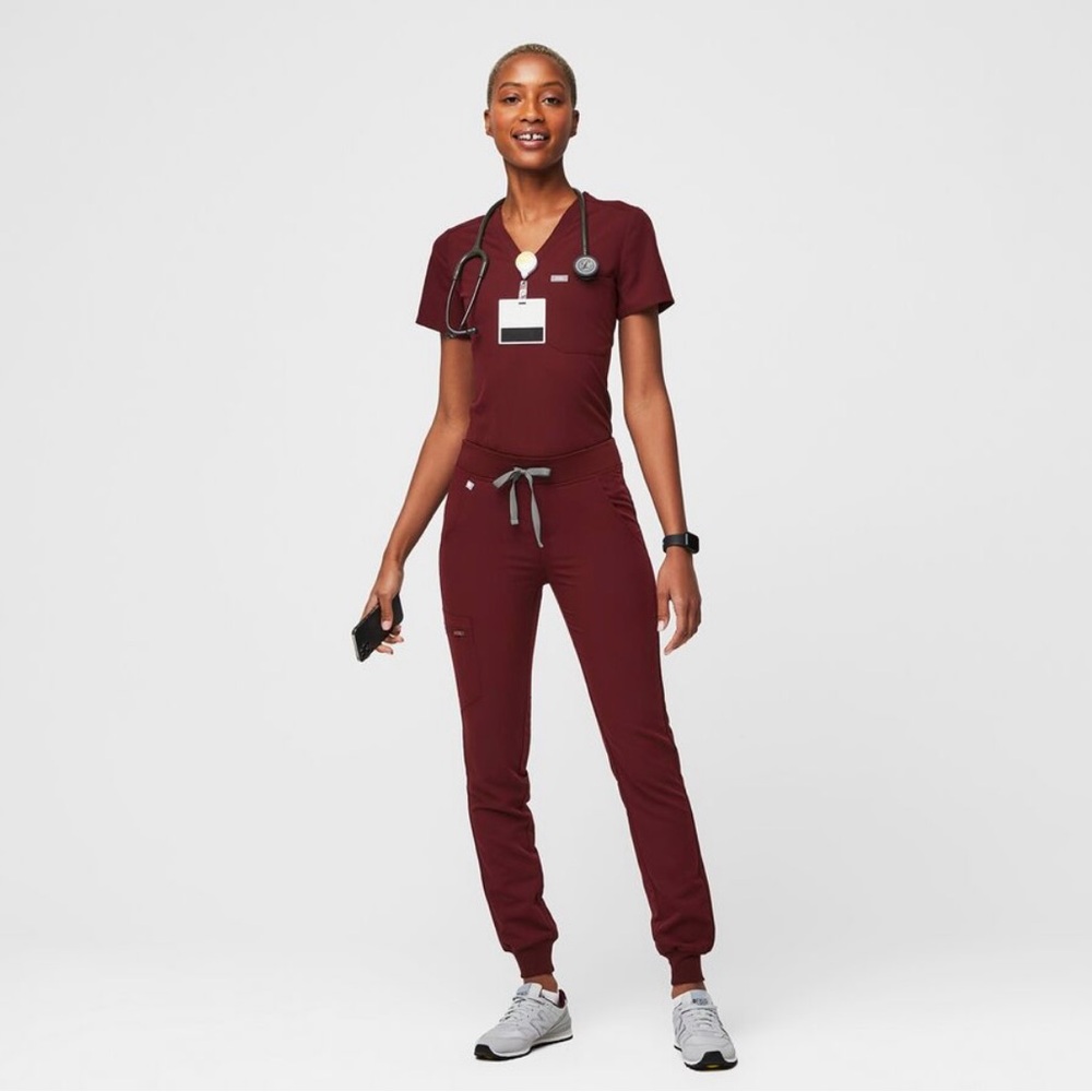 FIGS Zamora Jogger Scrub Pants in Burgundy